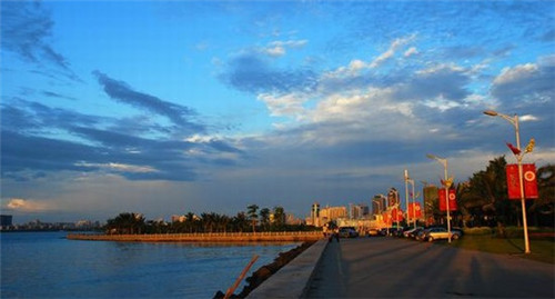 手游酷玩太空汽车怎么开（太空车游戏视频）